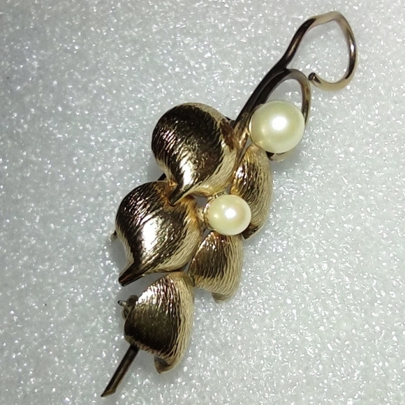 12K Gold Filled Leaf & Pearl Vintage Brooch - Picture 1 of 13